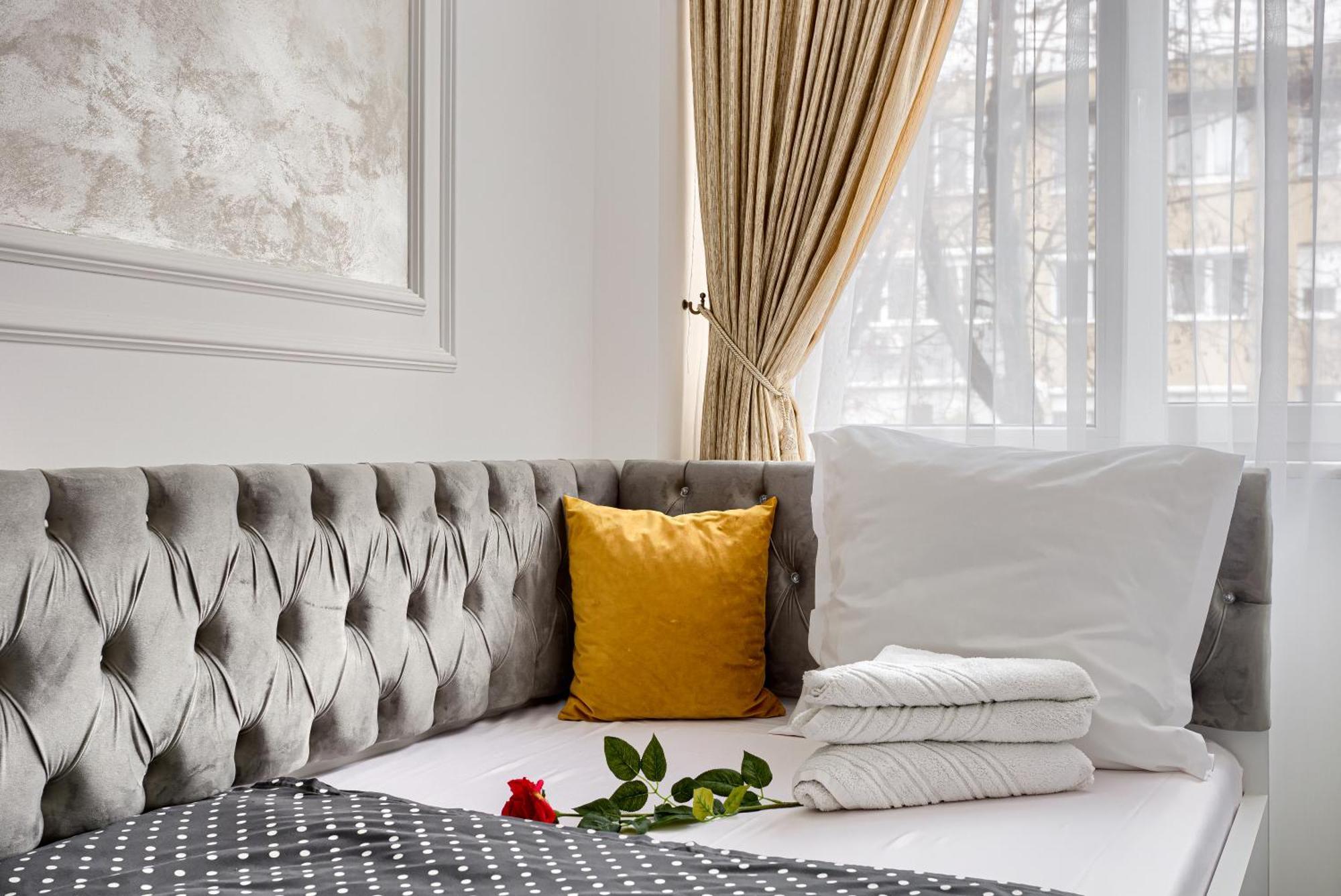 Sika Luxury Apartment Arad Exterior foto